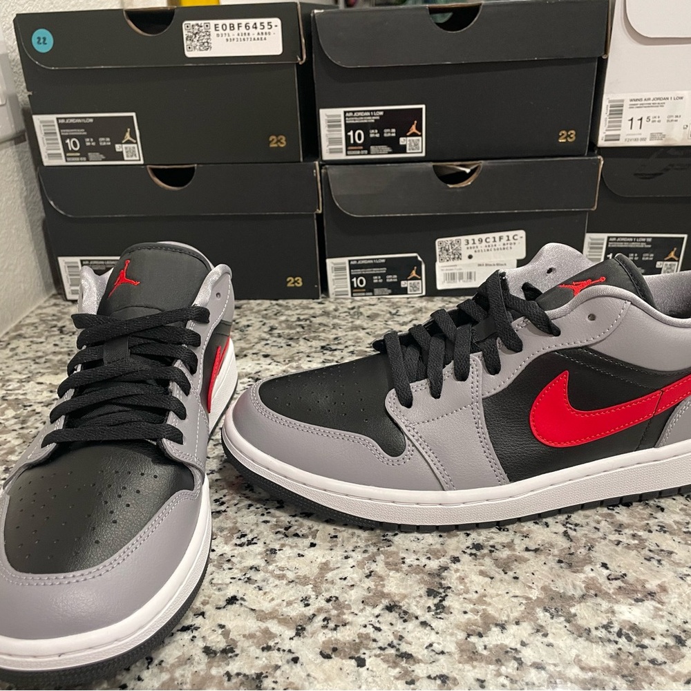 Nike Air Jordan Low - Black and Gray with Red Accents unisex men’s 10 Wmns 11.5